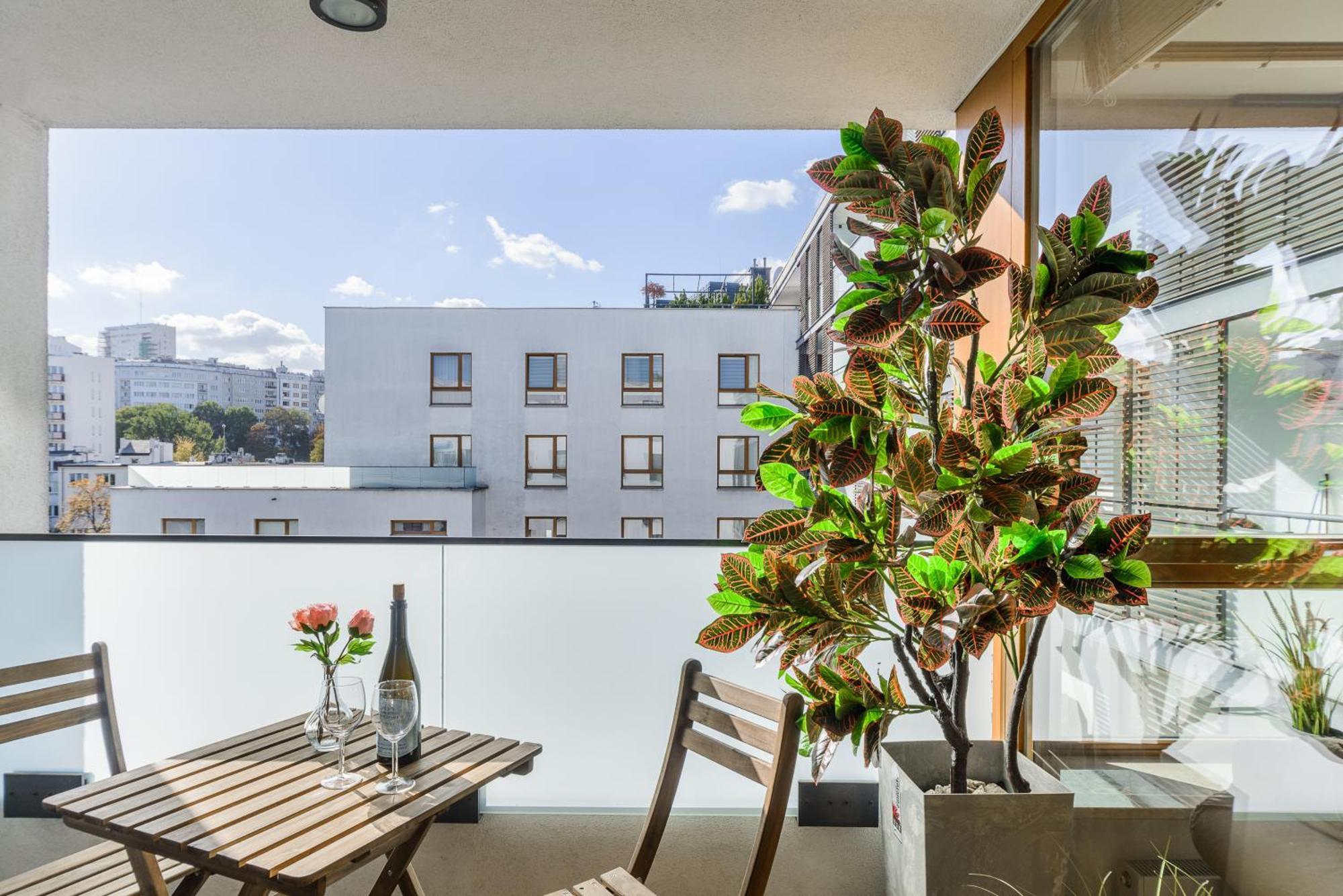 Lumina Apart With A Large Balcony Near Presidential Palace And River Warsaw Exterior photo